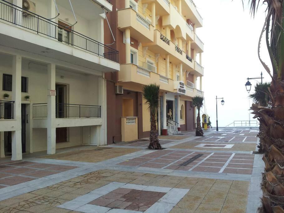 Cozy Seaside Apartment Loutraki Екстер'єр фото