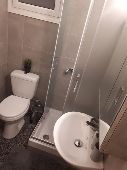 Cozy Seaside Apartment Loutraki Екстер'єр фото